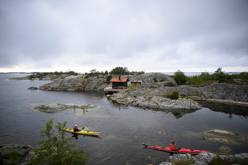 Bastun på Bullerö i Nämdöskärgårdens nationalpark är ett populärt mål bland paddlare. Bastun på bryggan får användas av besökare.