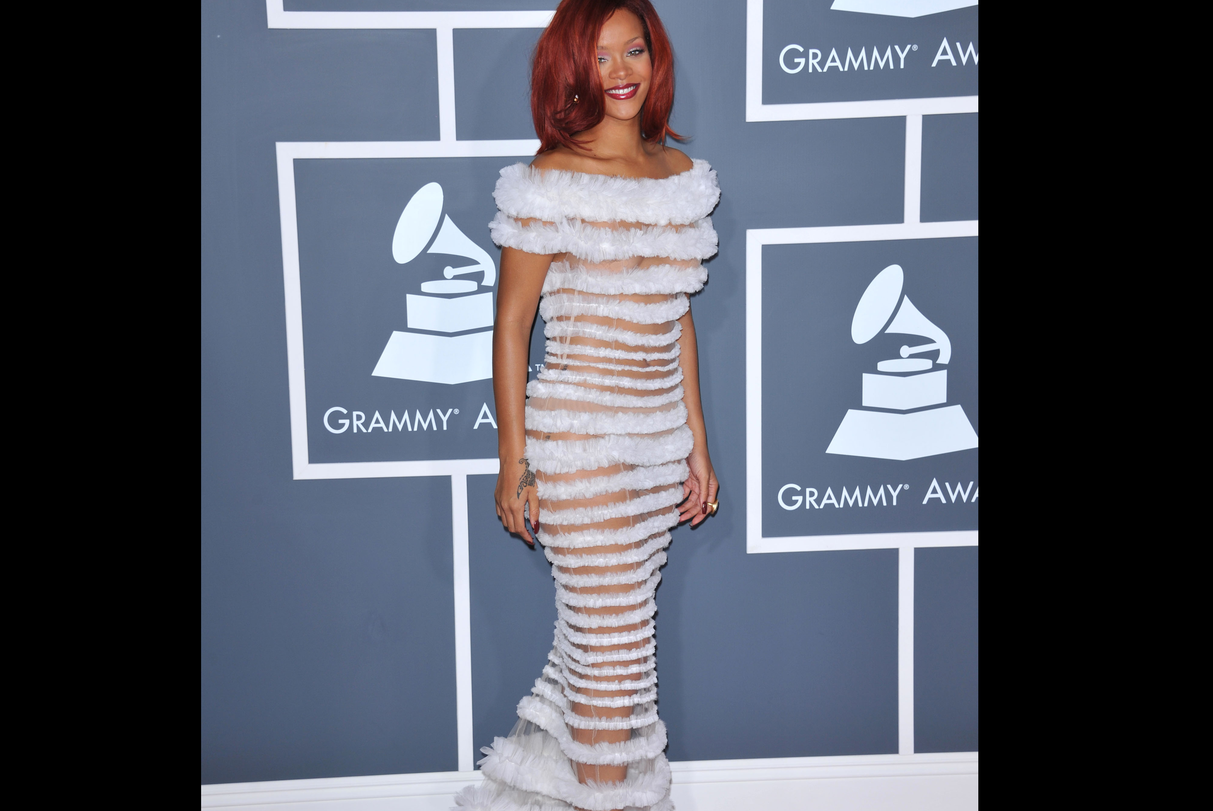 Långklänning behöver inte betyda att man är pryd om man heter Rihanna. 