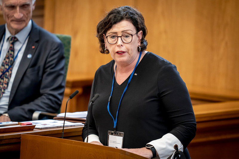 Veronica Thörnroos, Ålands lantråd, kring demilitariseringsstatusen. 'Vi förväntar oss att avtalen hålls – det är vårt tydliga ställningstagande', säger hon.