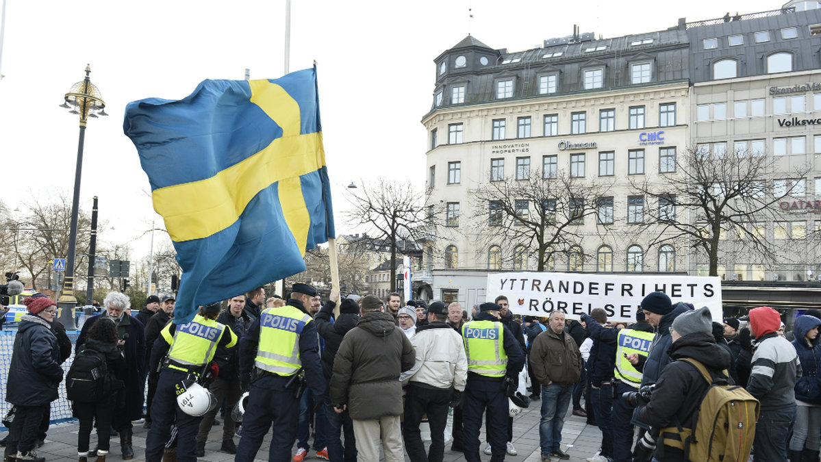 "Jag är numera rädd för det Sverige har blivit och för det som utvecklingen tyder på".