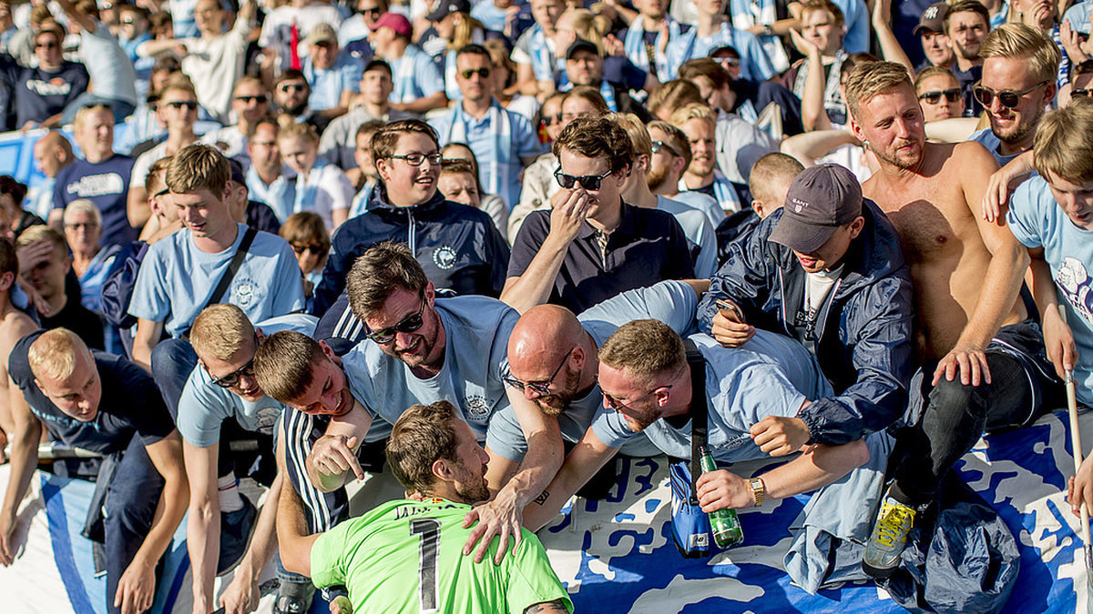 Tätt efter är Malmö FF med sina 289 000.