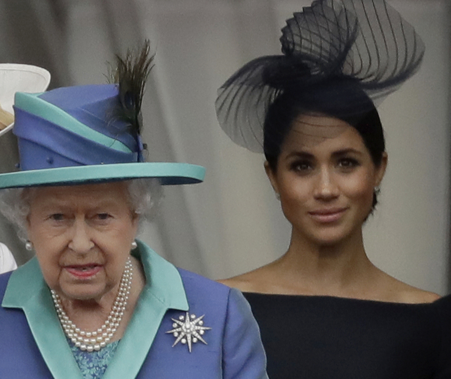 Drottning Elizabeth och Meghan Markle Drottning Elizabeth och Meghan Markle