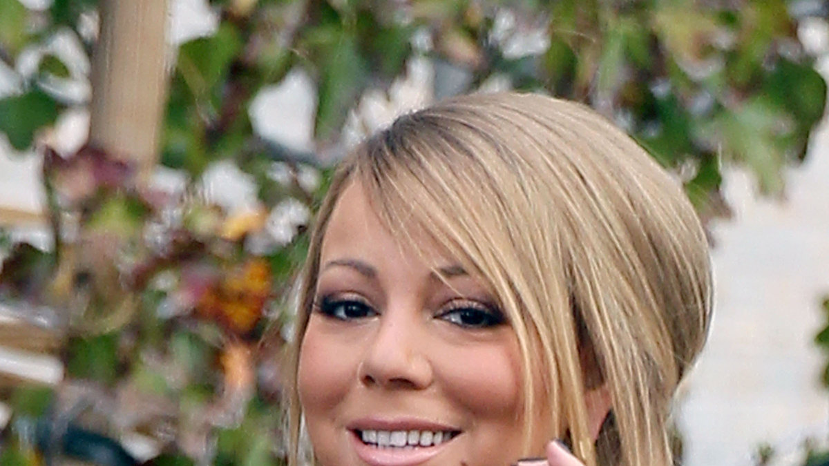 Mariah Carey växte upp i ett fattigt område i Long Island. I brist på andra idéer gjorde hon många dumheter som att förgifta sin egen hund och sätta föräldrarnas bil i brand. 