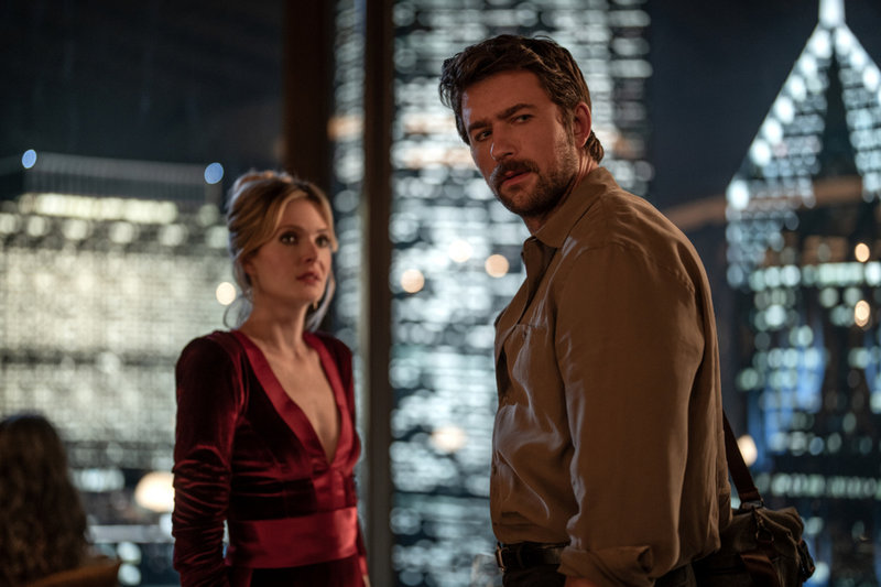 Meghann Fahy och Brandon Sklenar i 'Drop'. Pressbild.
