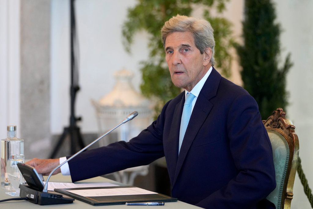 USA:s klimatsändebud John Kerry, här i Portugal i juni för att delta i FN:s oceankonferens. Arkivbild.