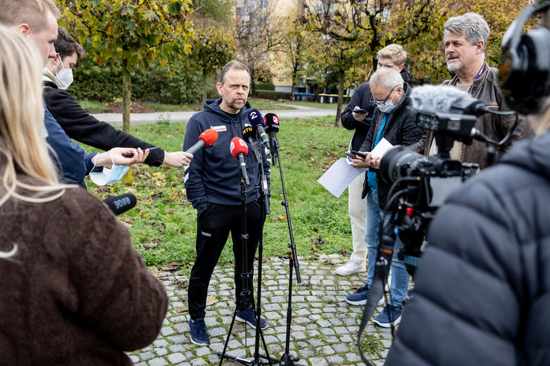 Norges förbundskapten Thorir Hergeirsson under en pressträff.