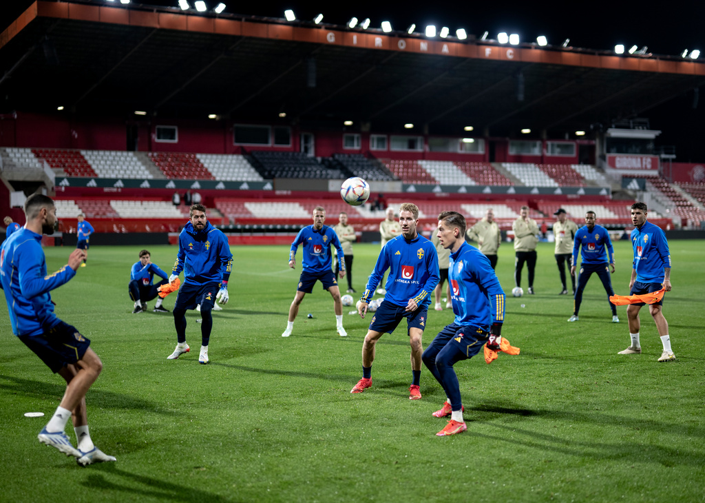 Svenska fotbollsherrarnas träning i Girona inför matchen mot Mexiko.