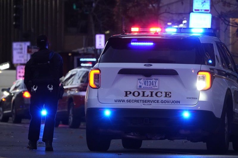 Polis i Washington. Foto: Mark Schiefelbein/AP/TT