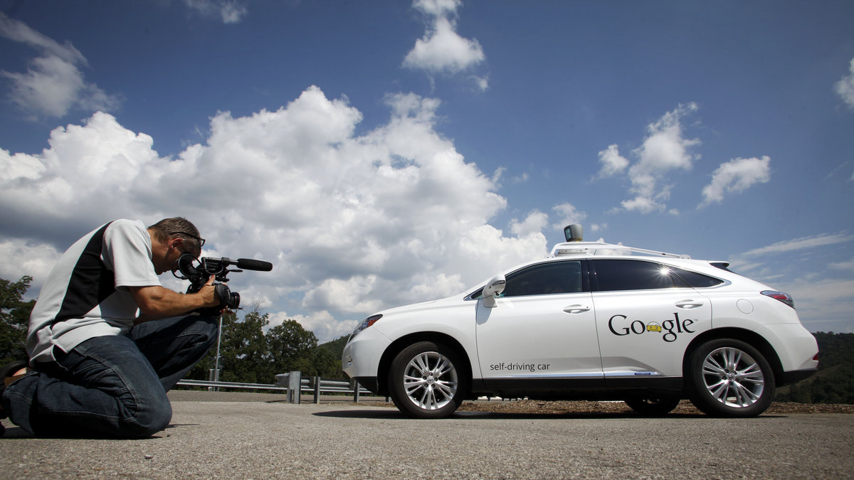 Ska robotarna "köra" de förarlösa Google-bilarna?