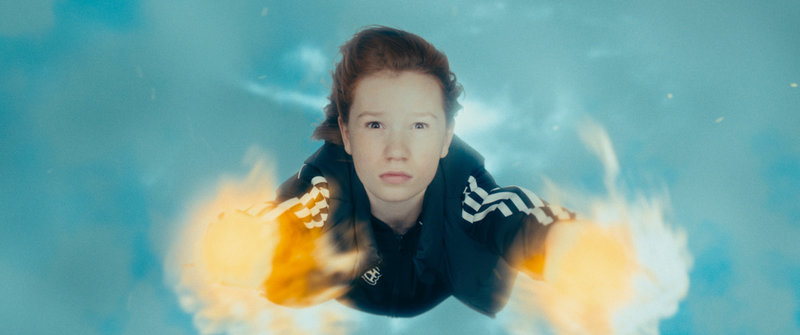 "Det här är den roligaste och största rollen jag gjort" säger Billie Colliander som gör huvudrollen som Stephanie som vill bli superhjälte. Pressbild.