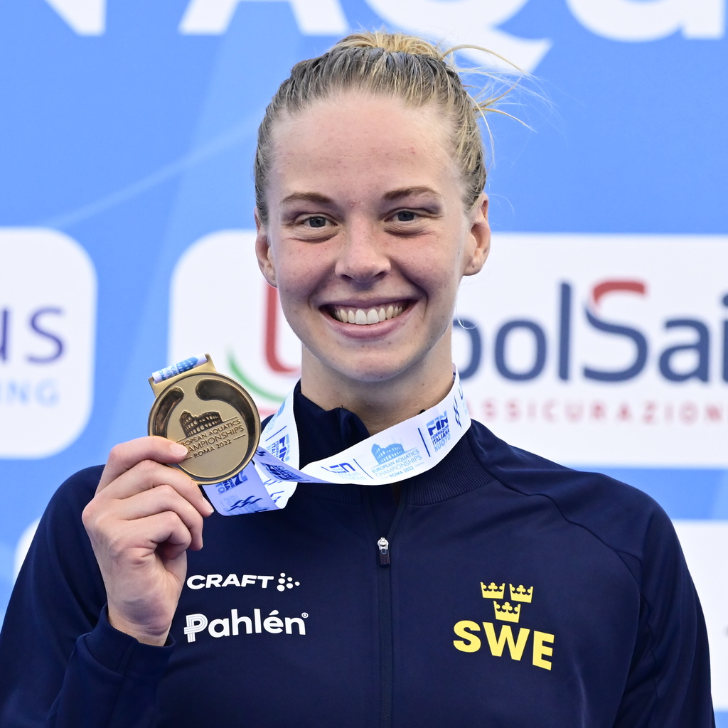 Louise Hansson med sitt efterlängtade EM-guld efter segern på 100 meter fjäril i Rom.