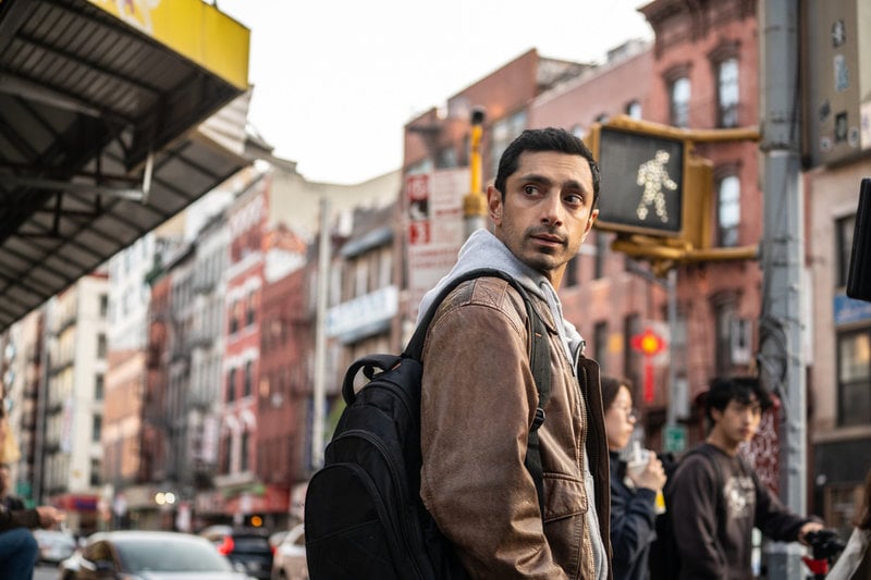 Riz Ahmed i "Relay".