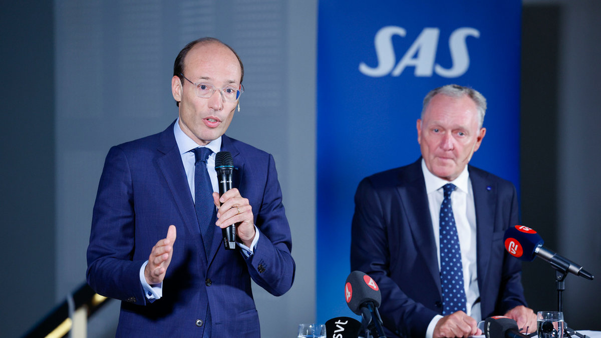 Anko van der Werff, VD och koncernchef för SAS och Carsten Dilling styrelseordförande i SAS under en pressträff på SAS huvudkontor.