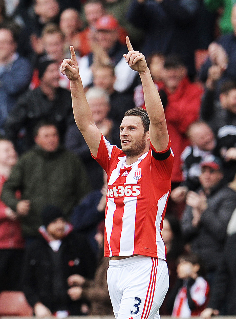 Mittlås med Erik Pieters, Stoke. Mittlås med Erik Pieters, Stoke.