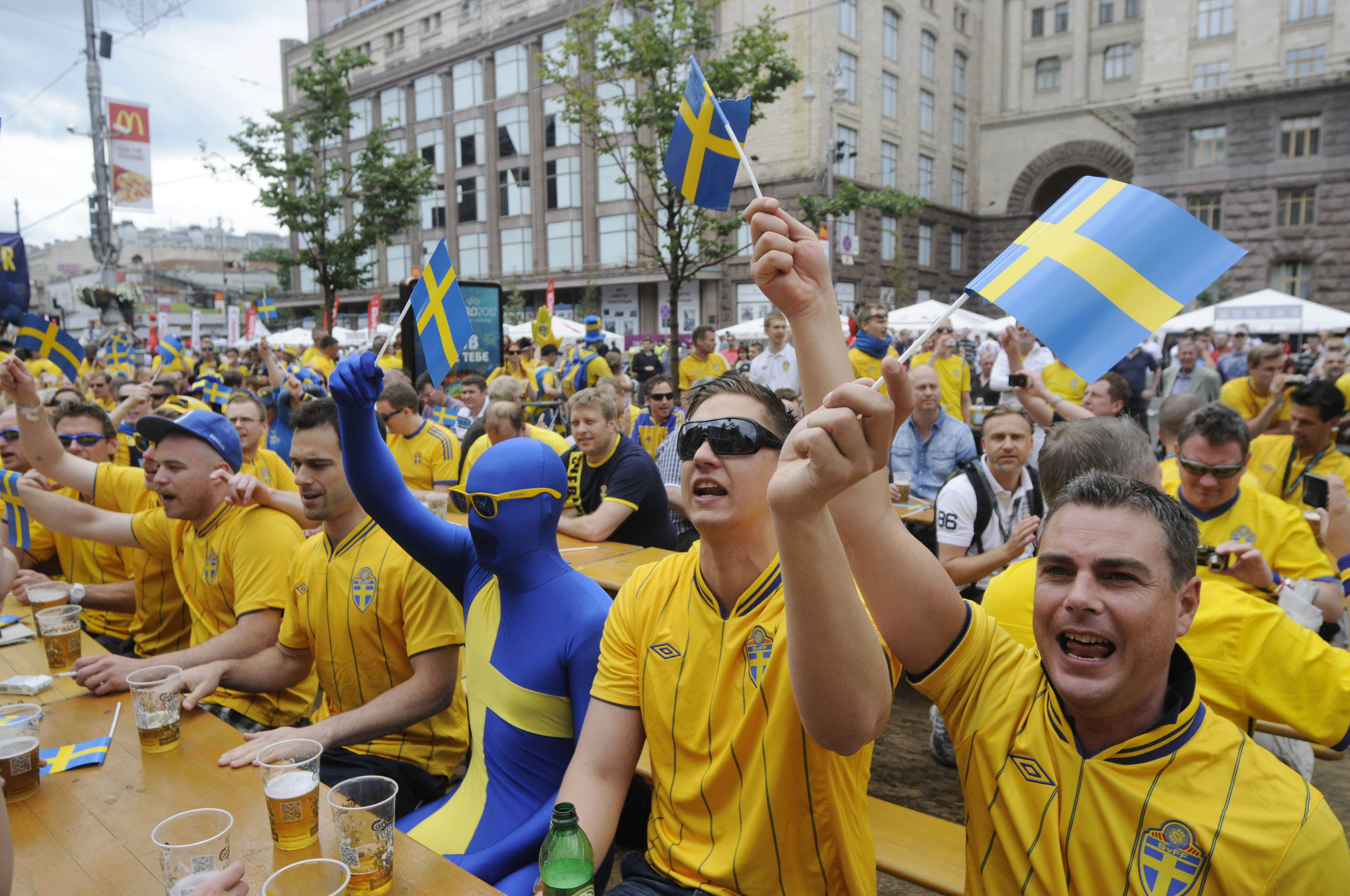 De svenska fansen i Kiev är redo. 