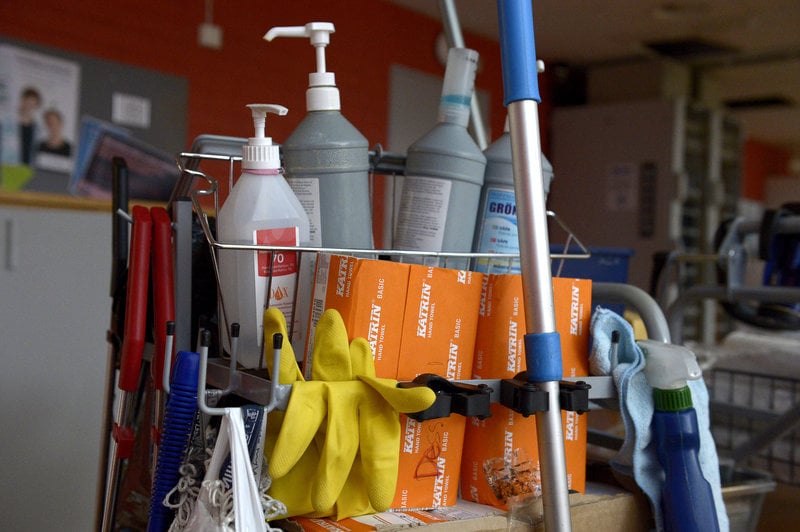 Bostadsrättsföreningar kan göra avdrag på lokalvård. Foto: Janerik Henriksson/TT