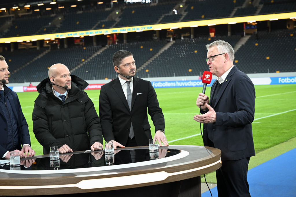 Förbundskapten Janne Andersson, till höger, i intervju med Viaplays expertpanel, från vänster: Sebastian Larsson, Fredrik Ljungberg och Bojan Djordjic.