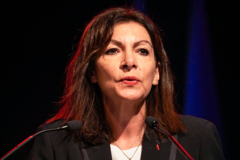 Paris borgmästare Anne Hidalgo är nöjd med resultatet i folkomröstningen gällande elsparkcykelns vara eller icke vara i staden, detta trots att valdeltagandet bara var drygt sju procent. Arkivbild.