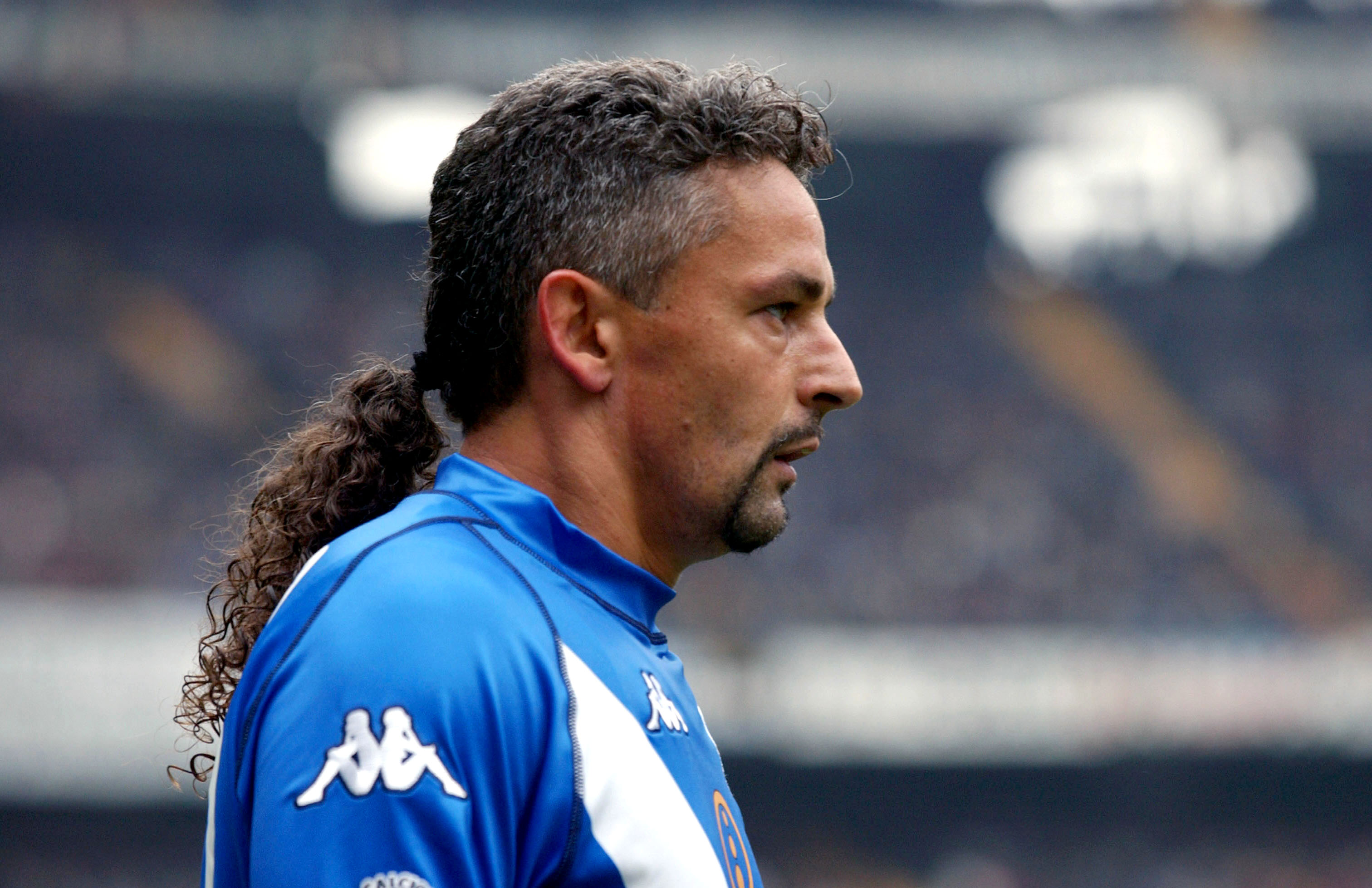 Roberto Baggio må ha varit duktig på fotboll, men den där hockeyfrillan/hästsvansen? Njäae. Roberto Baggio må ha varit duktig på fotboll, men den där hockeyfrillan/hästsvansen? Njäae.