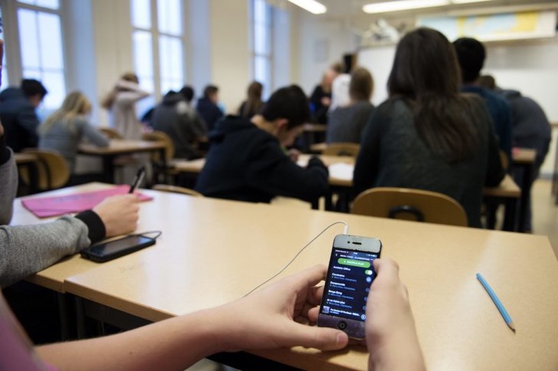 Använder Spotify i mobilen i skolan Använder Spotify i mobilen i skolan