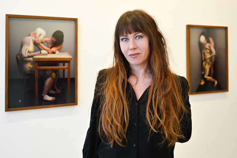 Konstnären och filmregissören Anna Odell har även tidigare använt sig av dockor i sin konst.