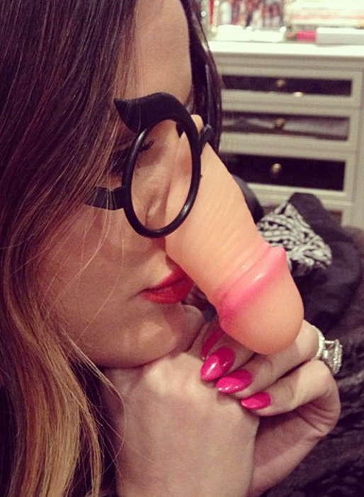 Mogen näsa, Khloe Kardashian. Mogen näsa, Khloe Kardashian.