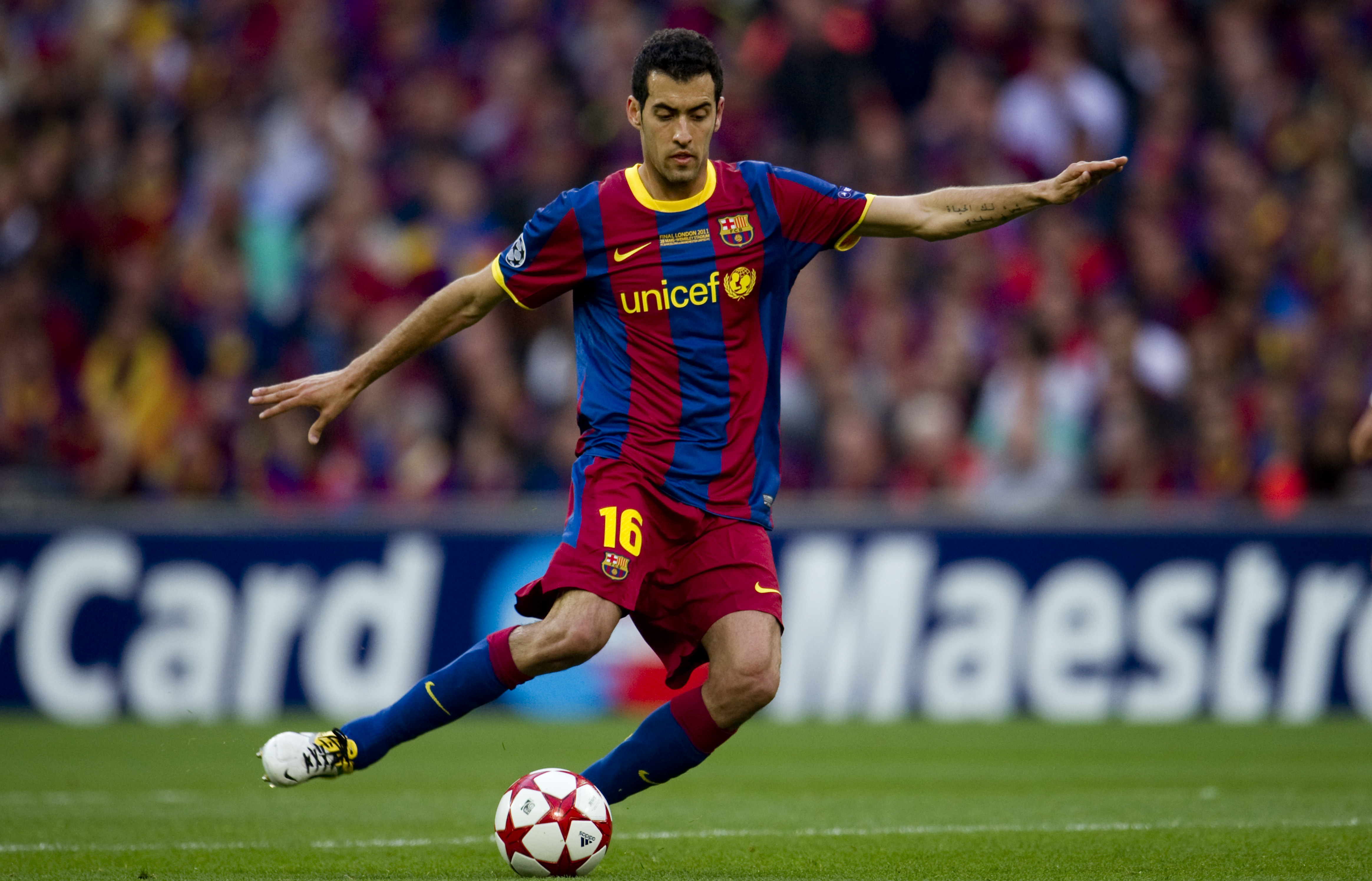 9. Sergio Busquets. Finns det någon i fotbollsvärlden som filmar så mycket och så uselt på samma gång? 9. Sergio Busquets. Finns det någon i fotbollsvärlden som filmar så mycket och så uselt på samma gång?