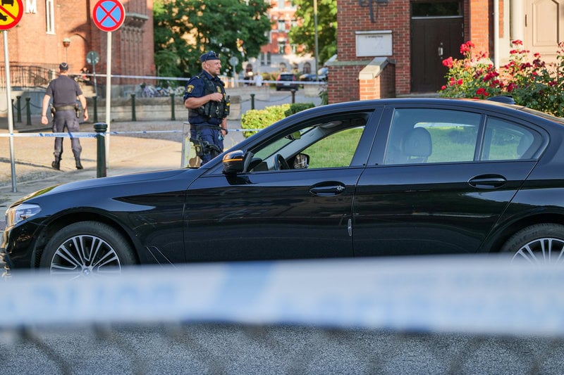 Olycksbilen har tagits i beslag för teknisk undersökning.