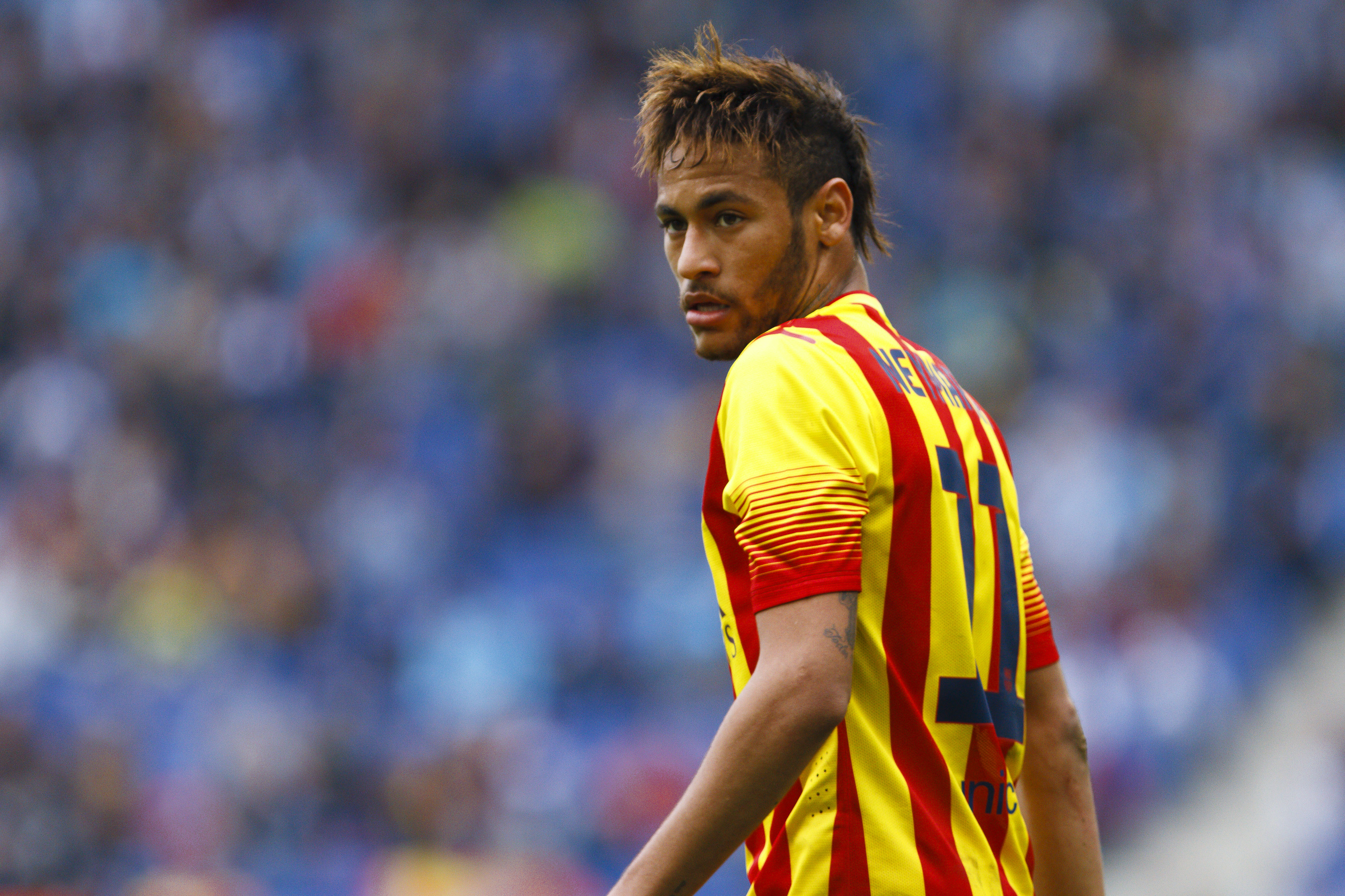 Även sommarens värvning av Neymar har väckt en del frågetecken.