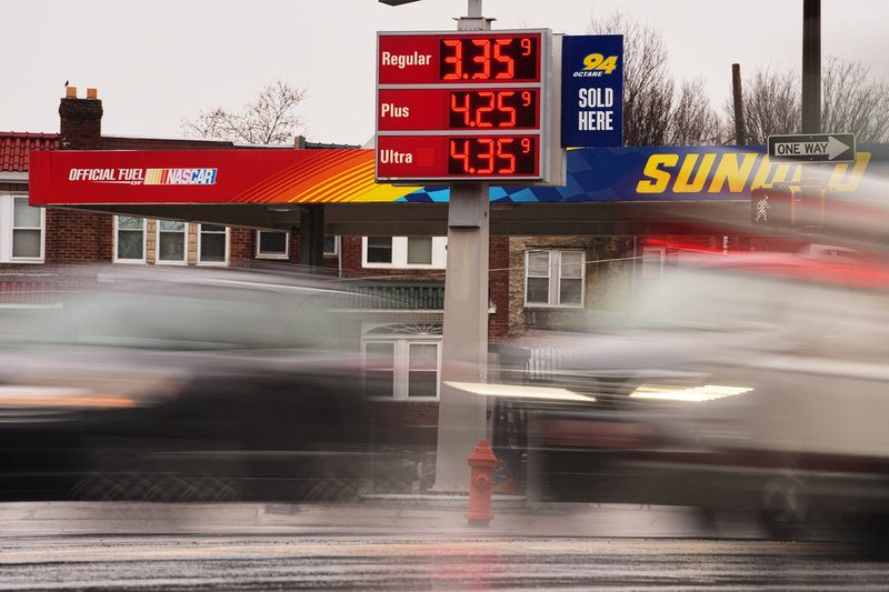 Bensinpriset i det bilberoende USA har gått upp under Irankriget. Bilden togs i Philadelphia i tisdags.