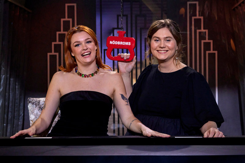 Allmänbildade ståuppkomiker: Kirsty Armstrong och Hanna Lublin Niklasson vann årets upplaga av "På spåret". 