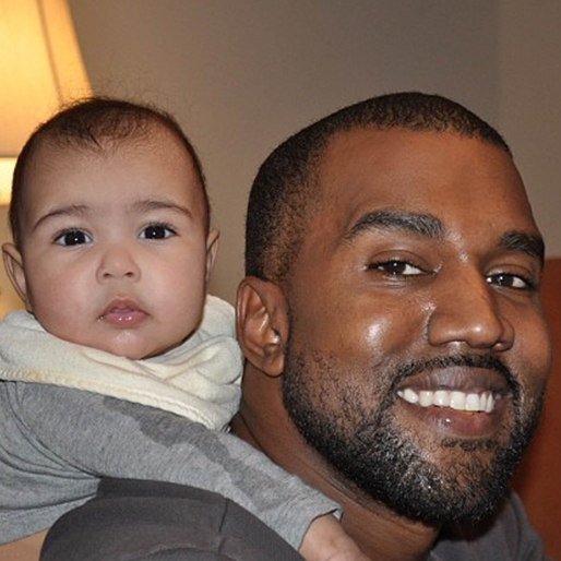 Kanye och North gosar loss. Kanye och North gosar loss.