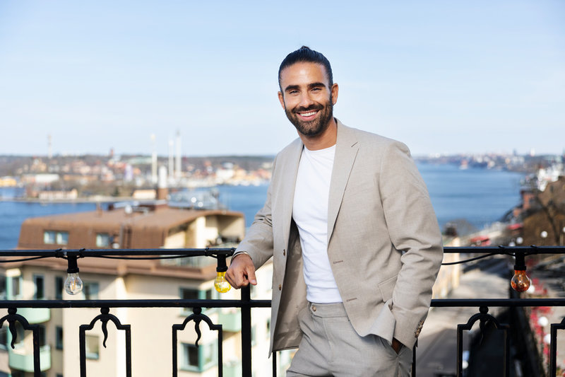 Angelo Jovic känner tittarna kanske igen från exempelvis "Bachelorette". 