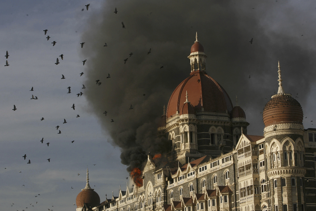 Hotellet Taj Mahal brinner under terrorattentatet 2008.