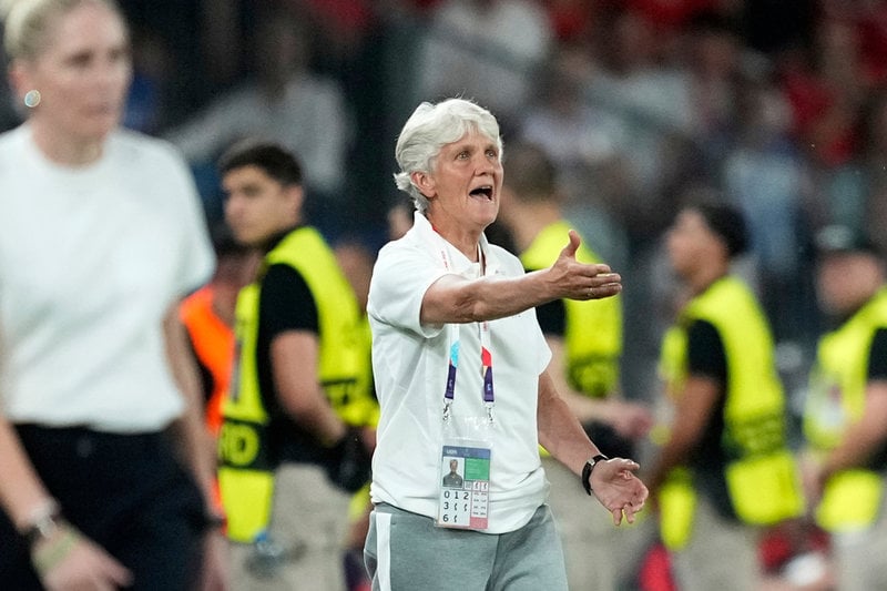 Schweiz förbundskapten Pia Sundhage var inte nöjd med den tillagda tilläggstiden i premiärmatchen mot Norge.
