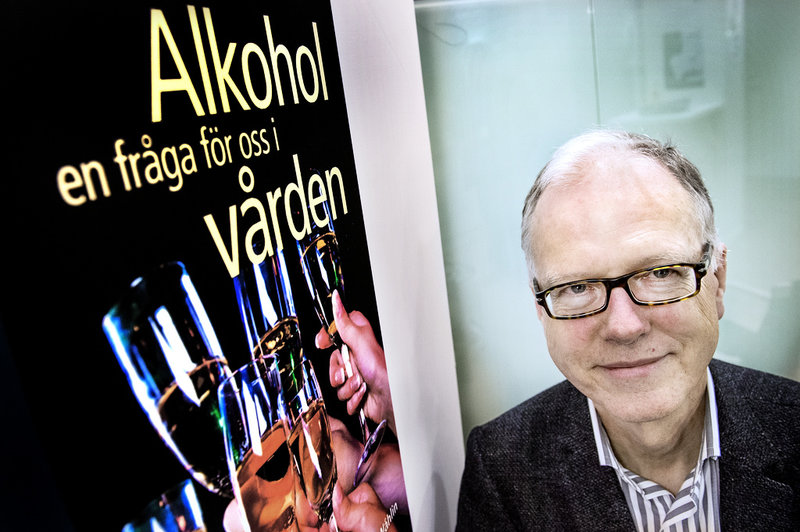 Det finns stora hälsovinster att göra för den som drar ner sin alkoholkonsumtion, påpekar alkoholläkaren Sven Andréasson. Arkivbild