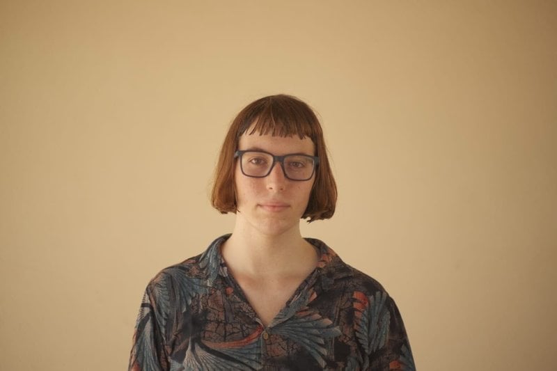 Yona Roseman har varit aktivist i flera år i rörelsen Mesarvot, som protesterat mot kriget i Gaza sedan det bröt ut i oktober 2023. I år har hon gripits fem gånger i samband med demonstrationer.