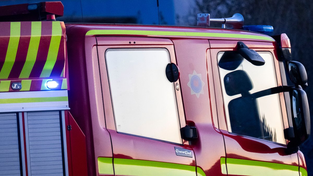 Man död efter brand i bostad – ska ha startat i sängen