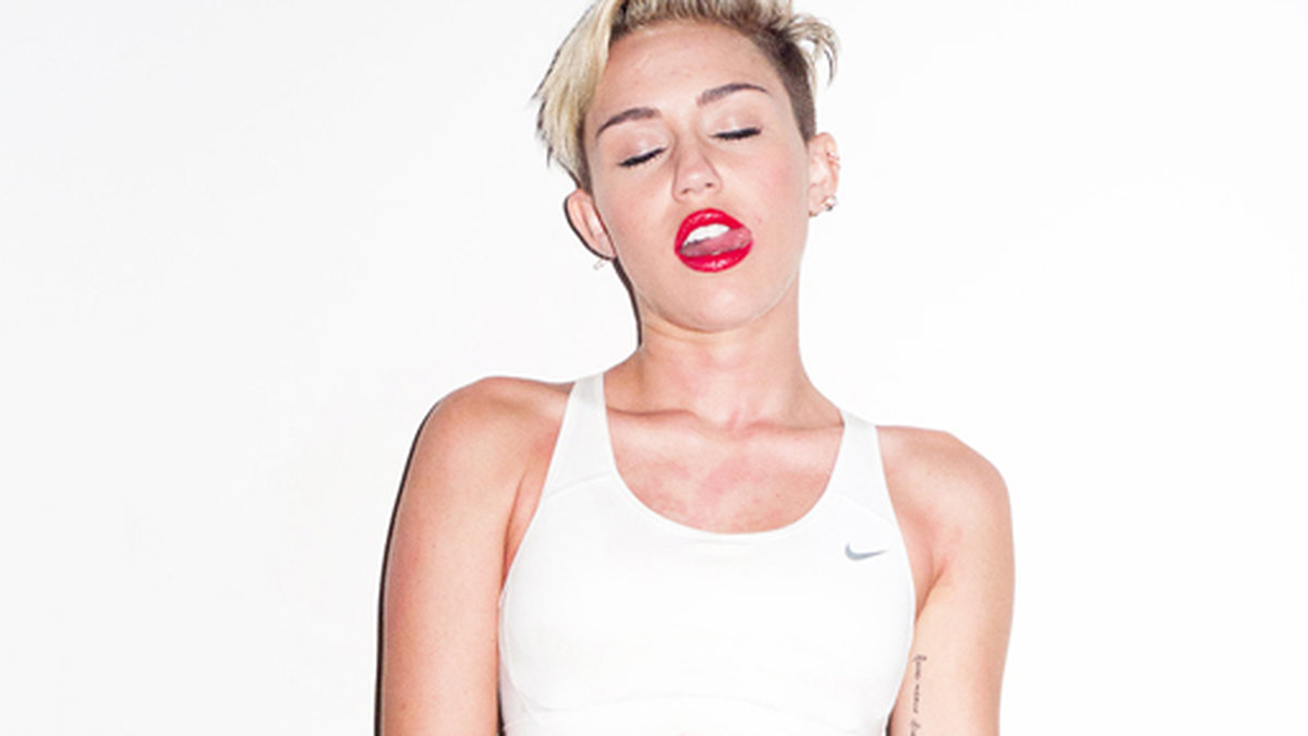 Miley poserar för Terry Richardson. 