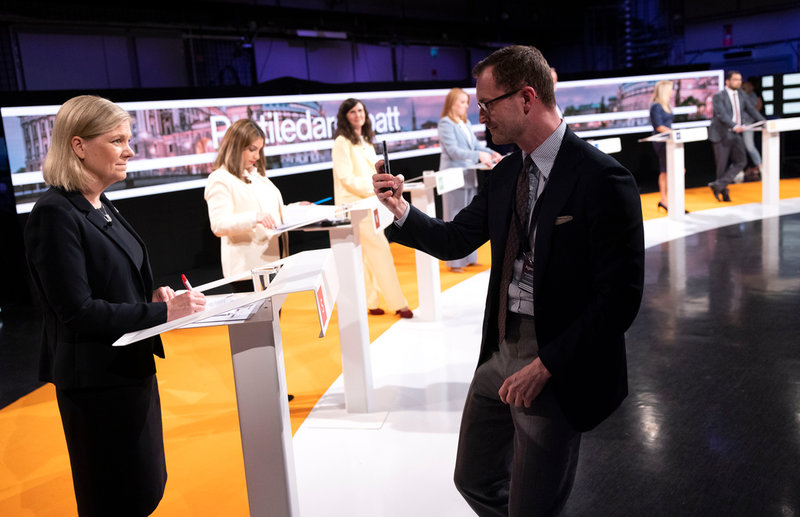 Statsminister Magdalena Andersson (S) laddar inför söndagens partiledardebatt i SVT:s Agenda.