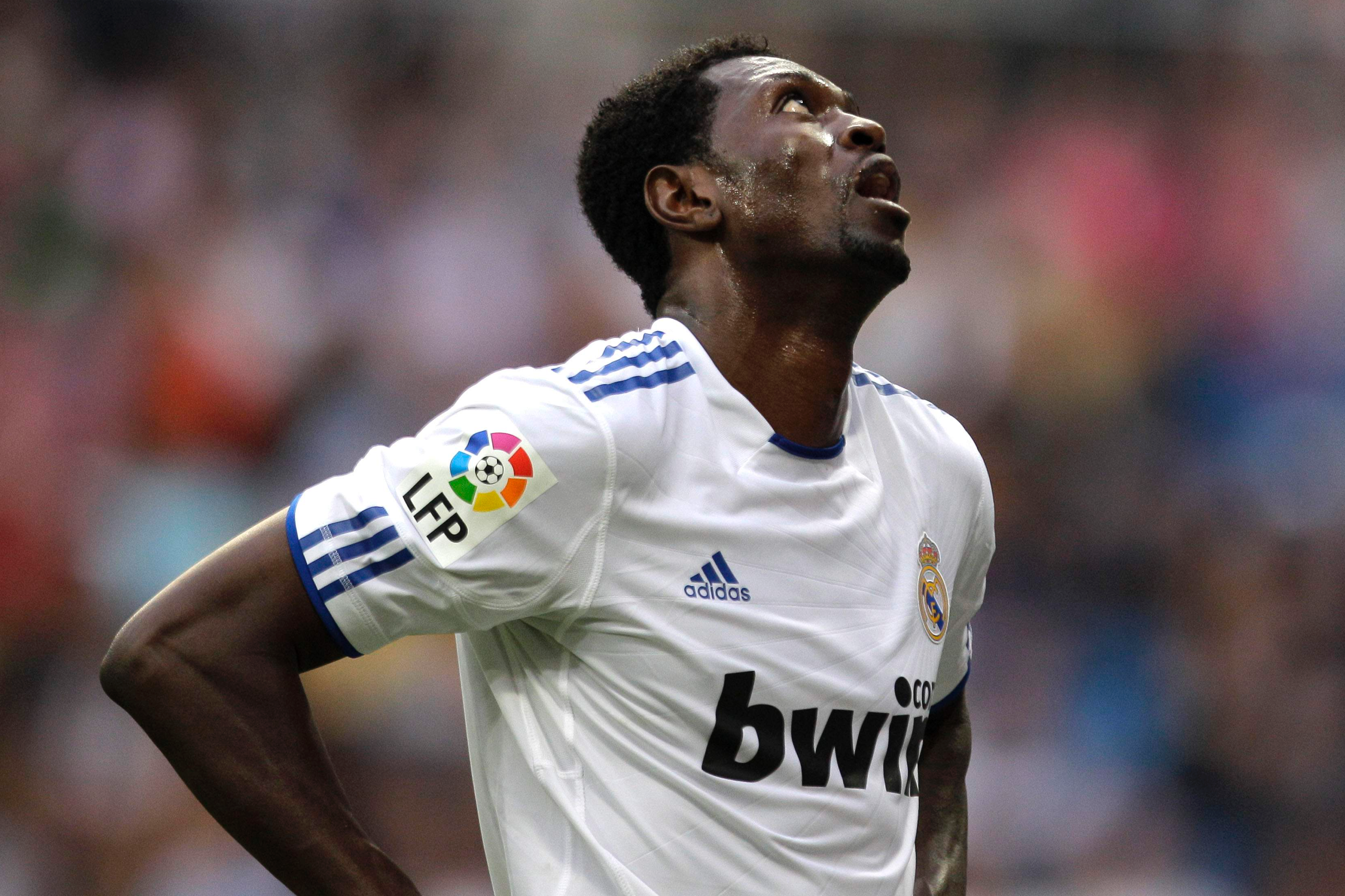 Emmanuel Adebayor blev utsatt för rasistiska ramsor under Champions League-matchen mot Tottenham.