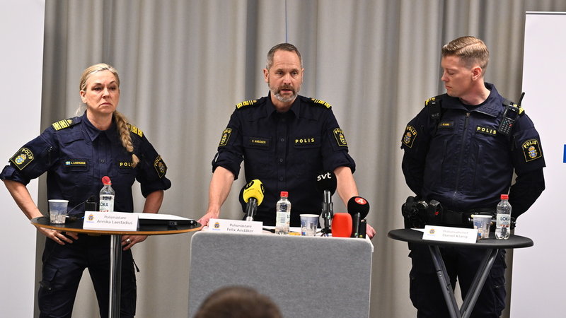 Annika Laestadius, polismästare, Felix Andåker, polismästare och Daniel Klang, polisinsatschef, under pressträffen.