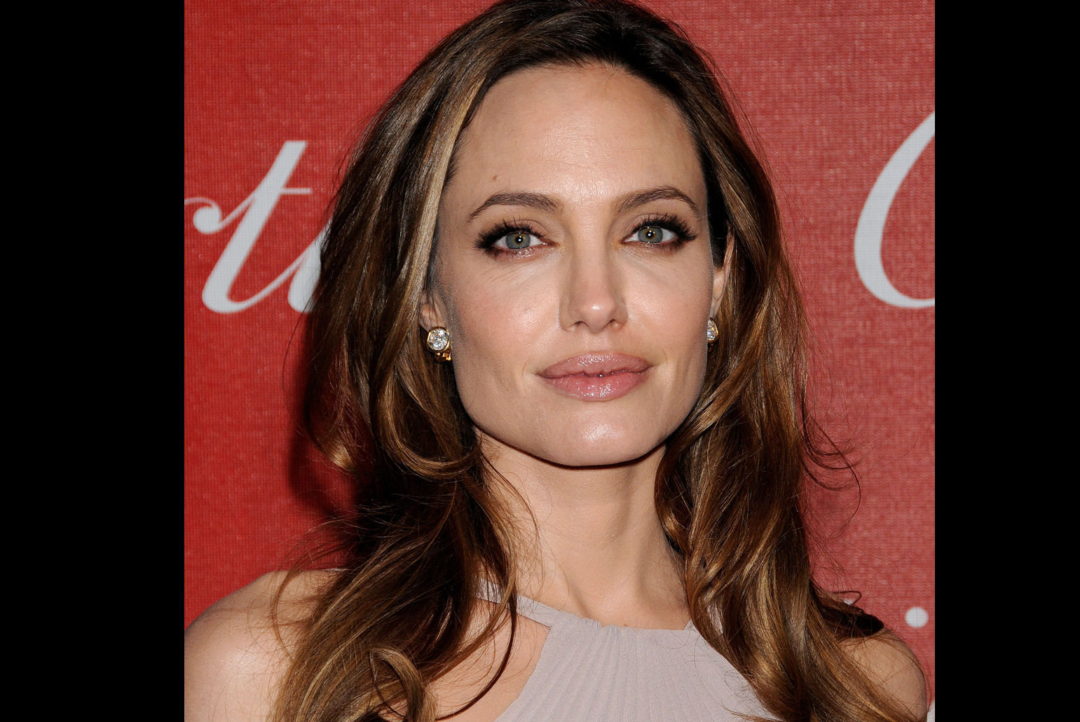 31. Angelina Jolie är förmodligen den enda kvinna som egentligen inte behöver en motivering till varför hon är på den här listan. Så vi låter bli. 