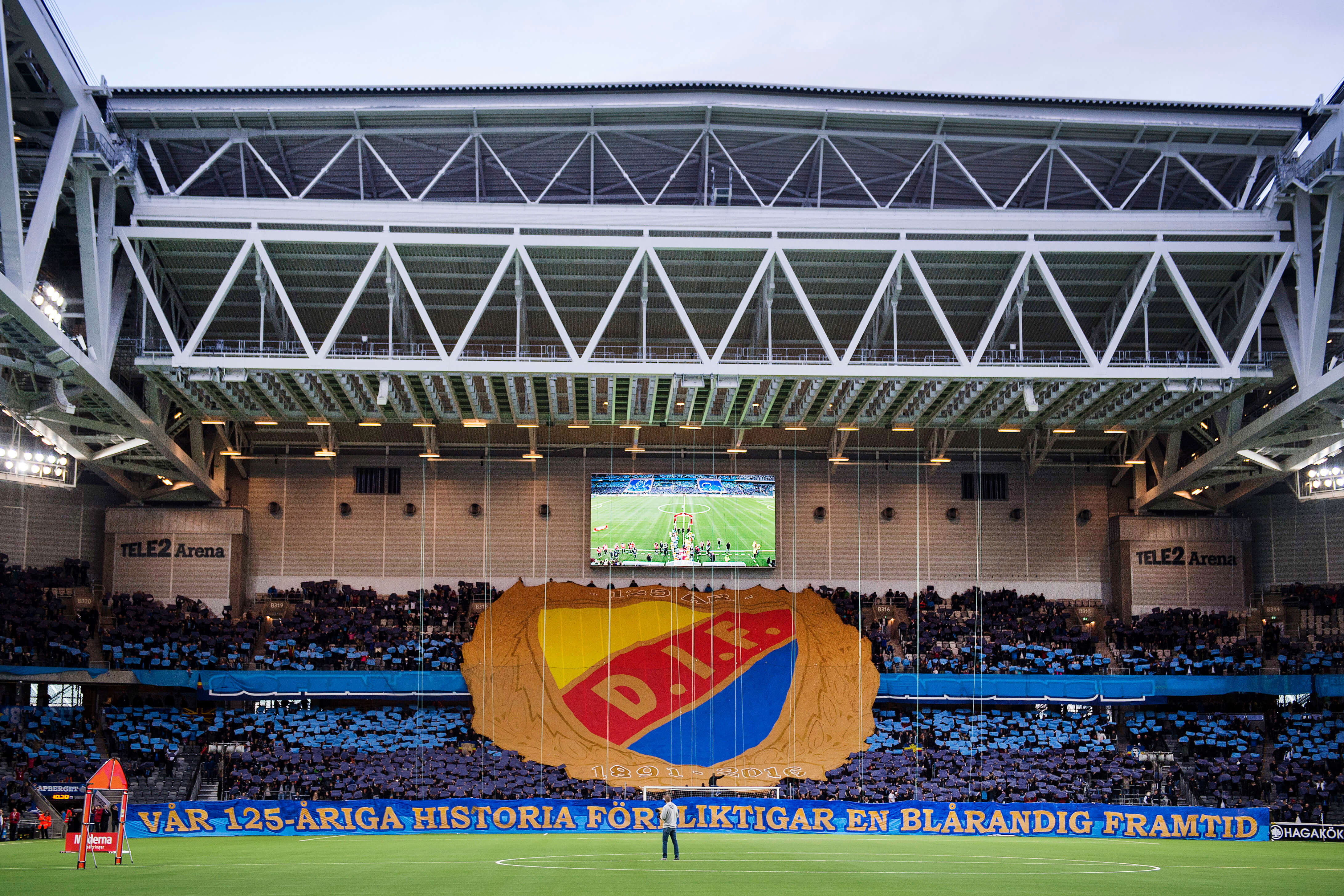 7. Djurgården. Ambitiöst tifo med två steg. Bristen på folk på övre kortsidan och lite små luckor här och var gör att det inte blir ett toppbetyg. 7. Djurgården. Ambitiöst tifo med två steg. Bristen på folk på övre kortsidan och lite små luckor här och var gör att det inte blir ett toppbetyg.