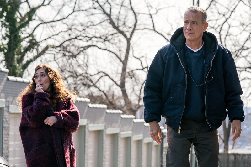 Mariana Trevino och Tom Hanks i 'A man called Otto'. Pressbild.