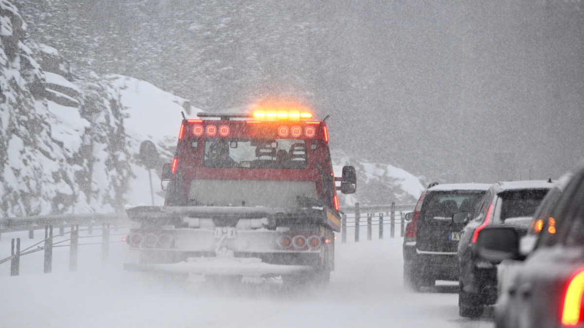 Snön som väntar kan komma att påverka trafiken. Arkivbild.