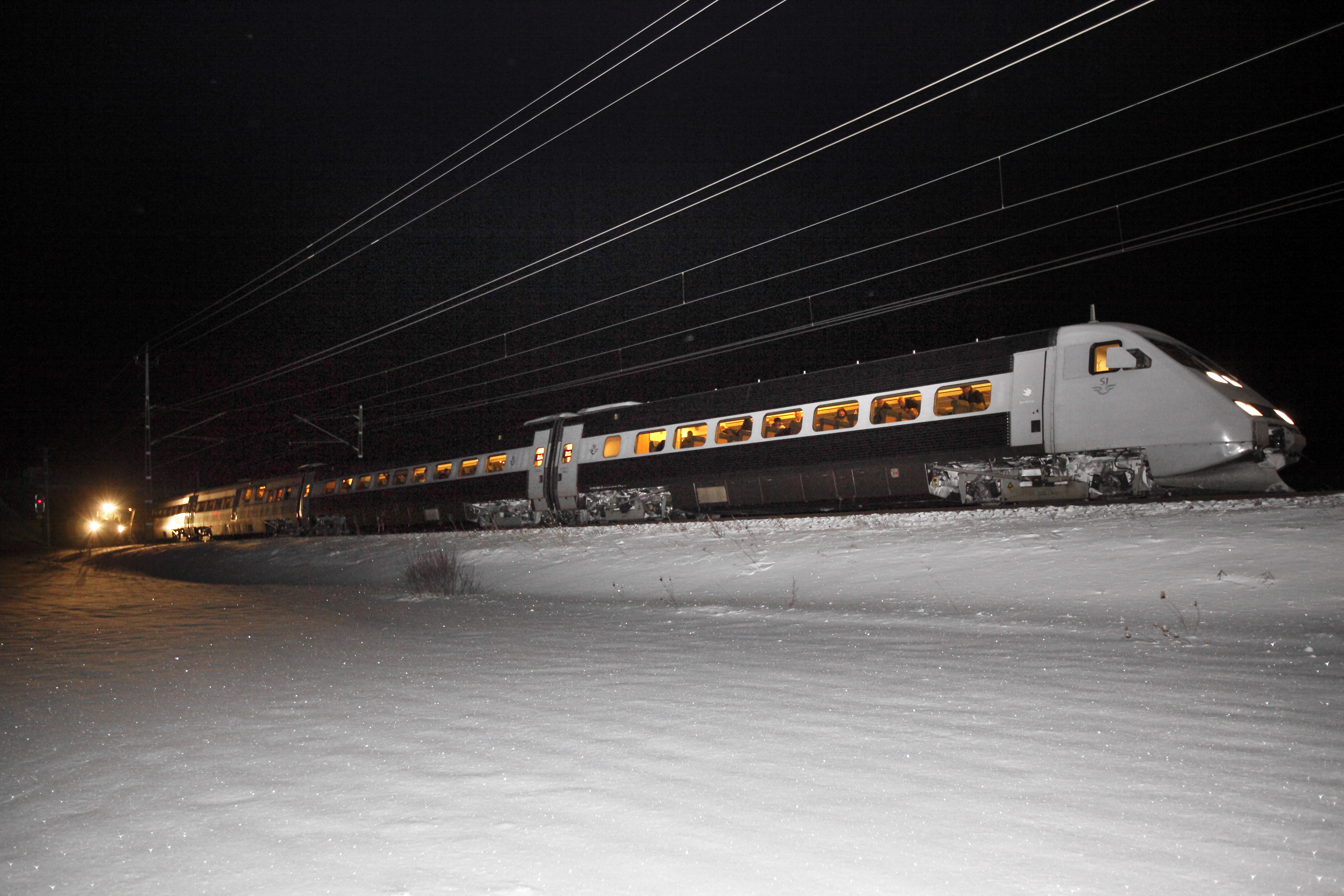 Tåg evakueras när snön kommer