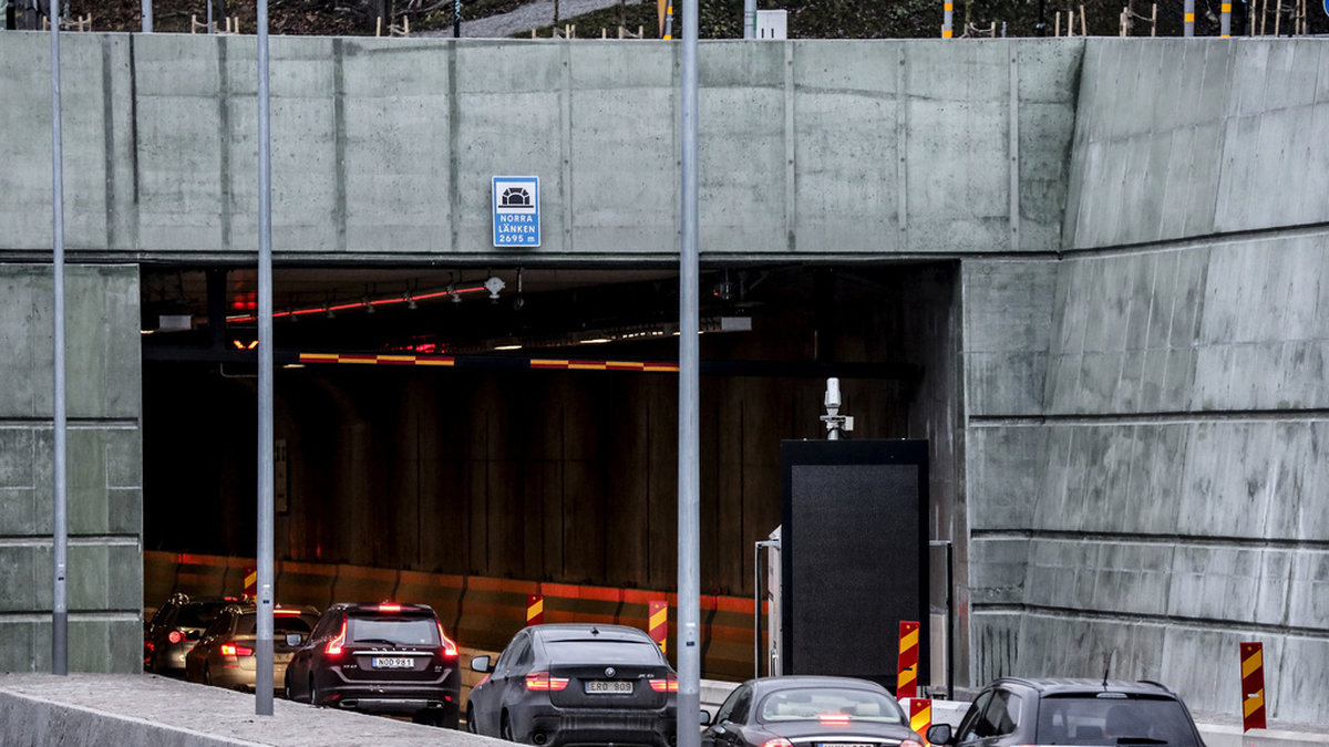 Trafiken har helt stoppats på Norra Länken i Stockholm. Arkivbild.