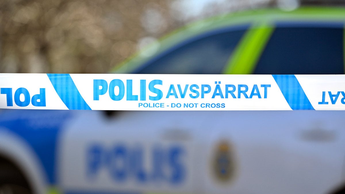 Man i 40-årsåldern död – hittades skadad utomhus