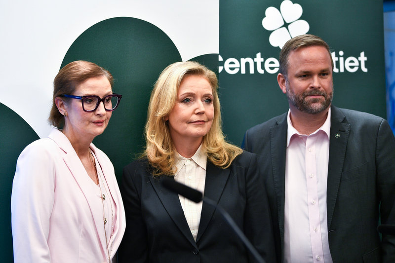 Ohlsson, partiledaren Elisabeth Thand Ringqvist och Jonas Naddebo, gruppledare för C i Stockholms stad. Naddebo kontaktade Ohlsson den 6 februari i år och då bestämde hon sig.